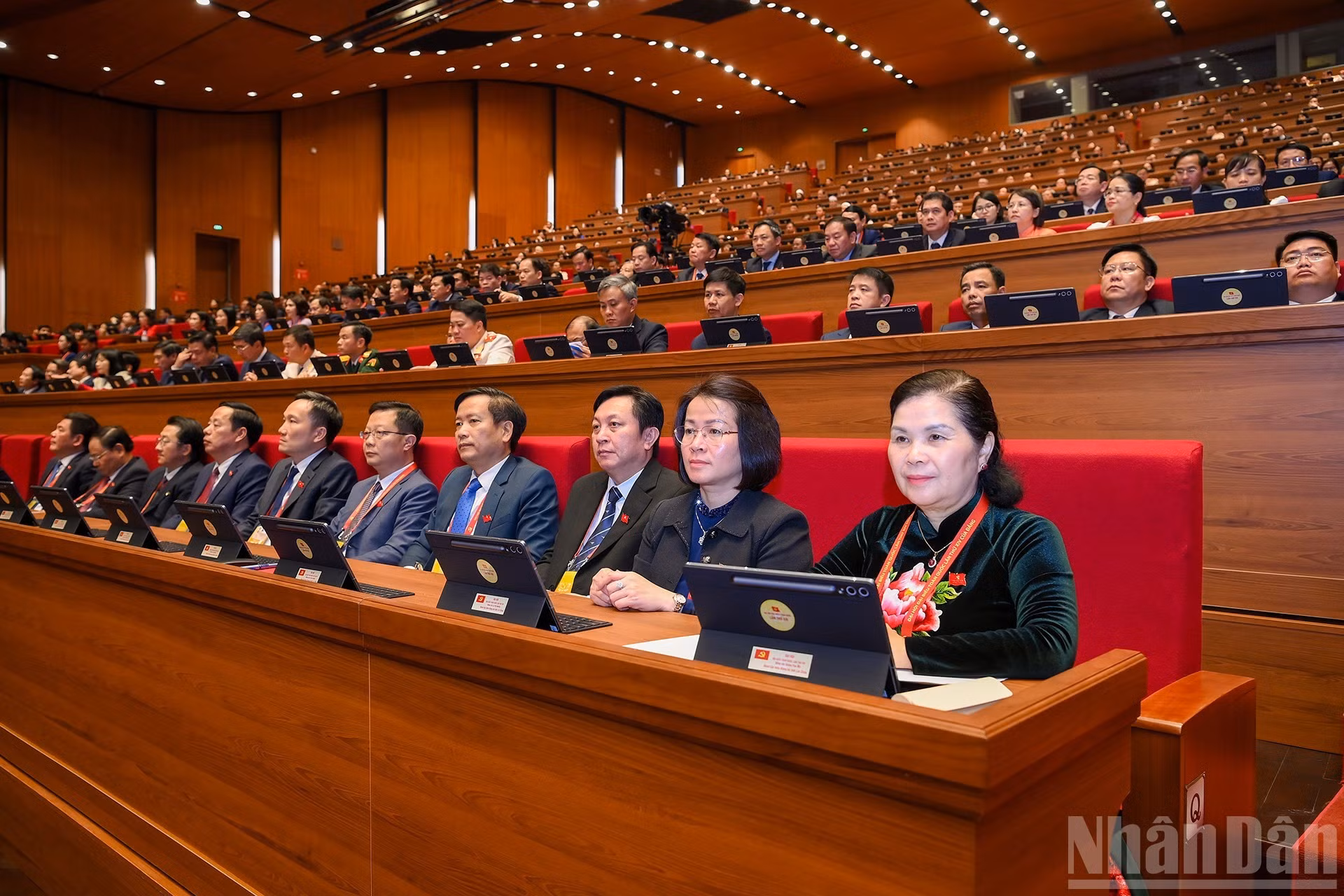 Делегаты на подготовительном заседании. (Фото: Зюи Линь)