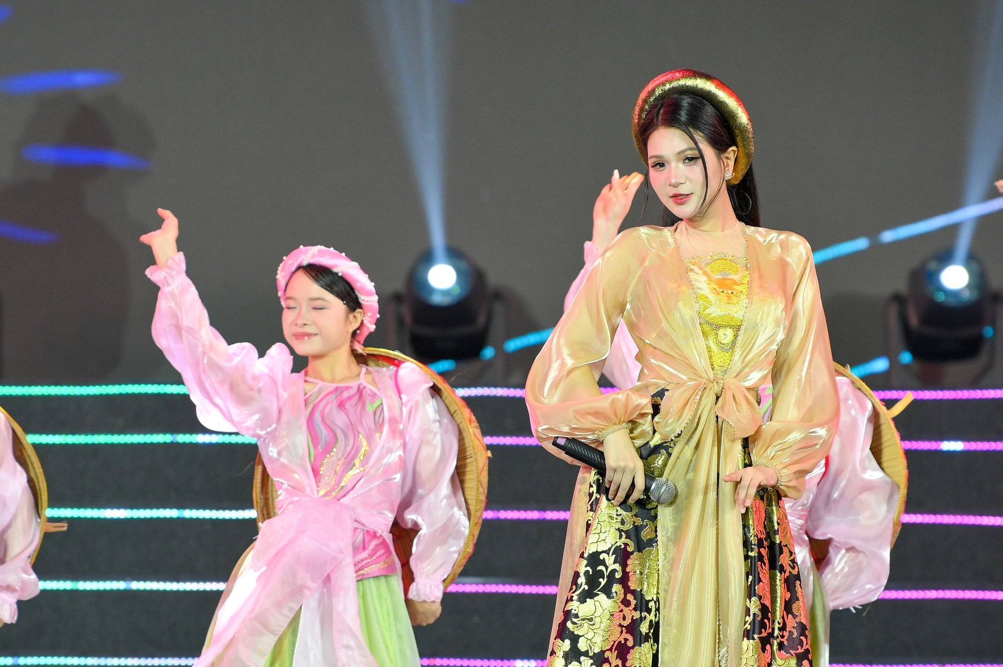 Событие стало площадкой для глубокого международного обмена с участием руководителей центральных органов власти, города Ханоя, ряда провинций и городов, а также послов и представителей международных организаций, аккредитованных в Ханое.