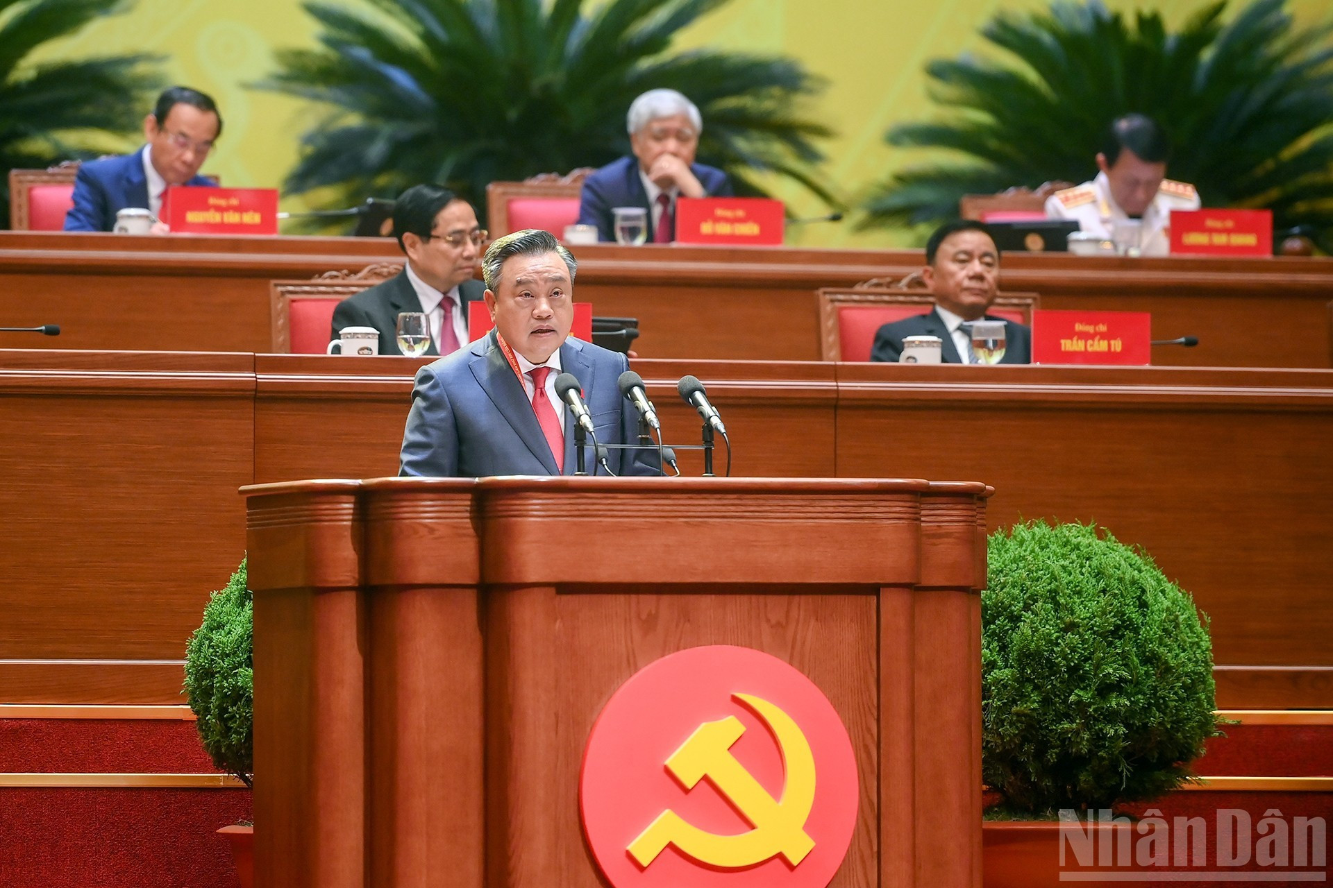 Председатель Контрольно-ревизионной комиссии ЦК КПВ Чан Ши Тхань выступает на подготовительном заседании. (Фото: Тхюи Нгуен)