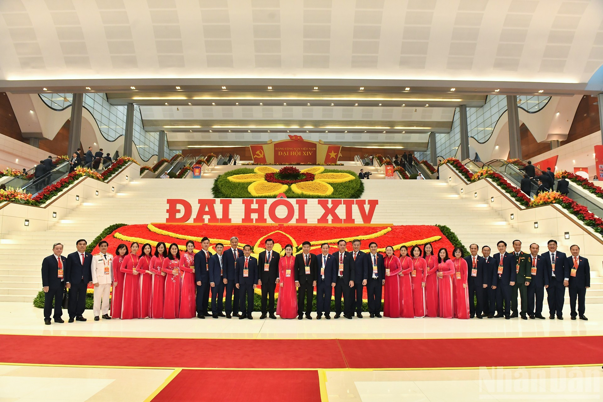 Делегаты на подготовительном заседании XIV съезда Партии. (Фото: Зюи Линь)