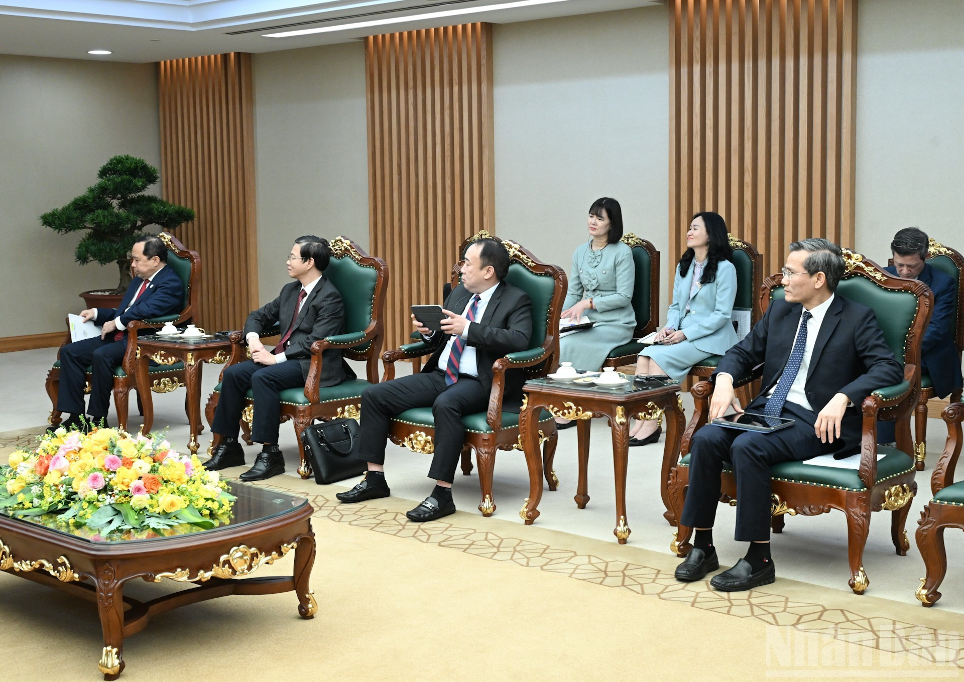 Представители министерств, ведомств и отраслевых органов Правительства Вьетнама на приеме.