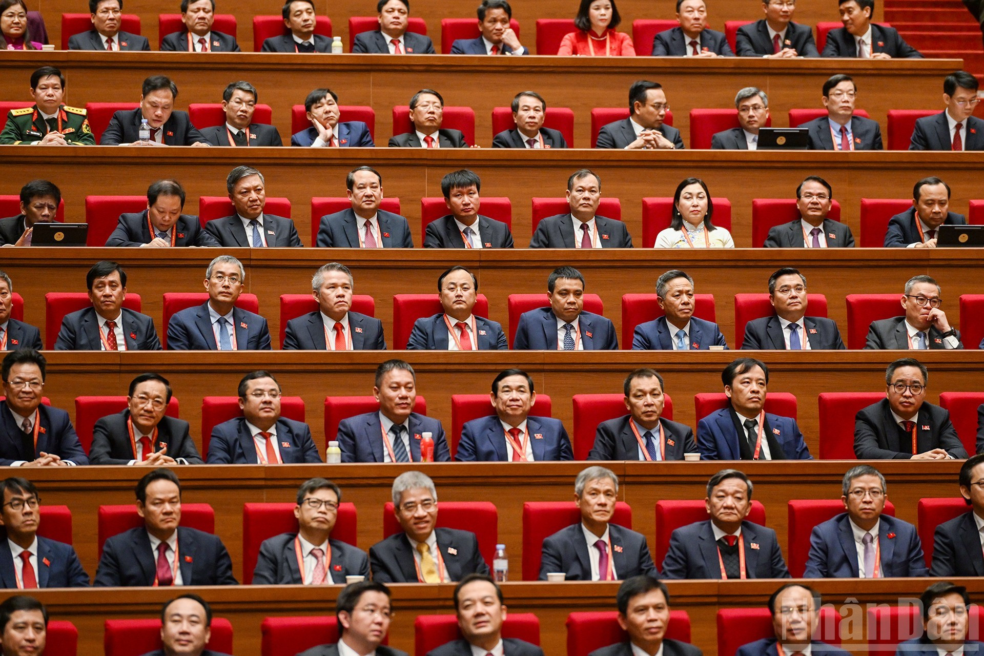 Делегаты на заключительном заседании. (Фото: Чан Хай)