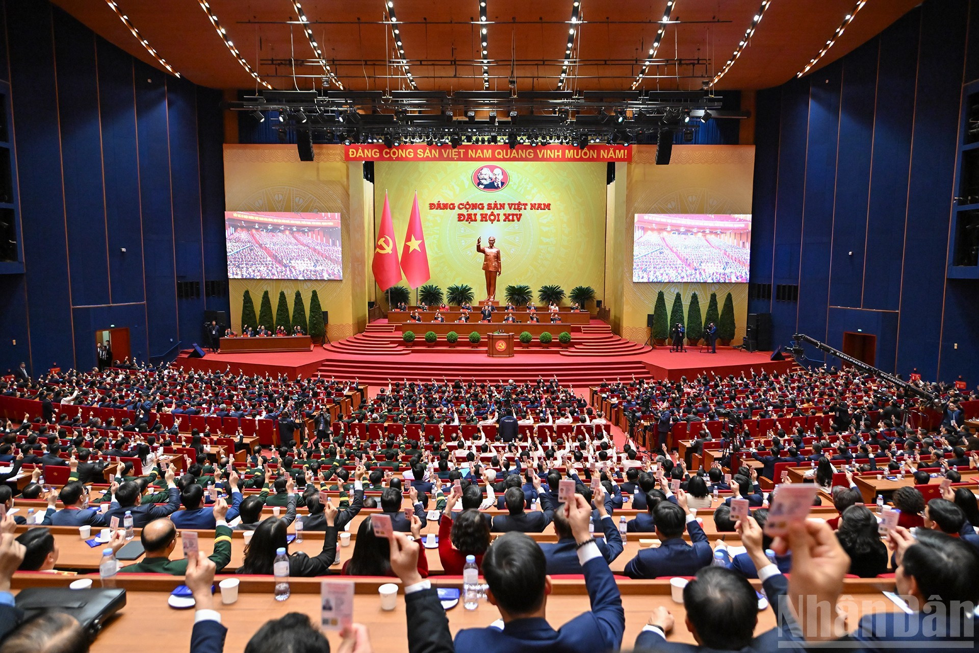 Общий вид рабочего заседания 22 января. (Фото: Зюи Линь)