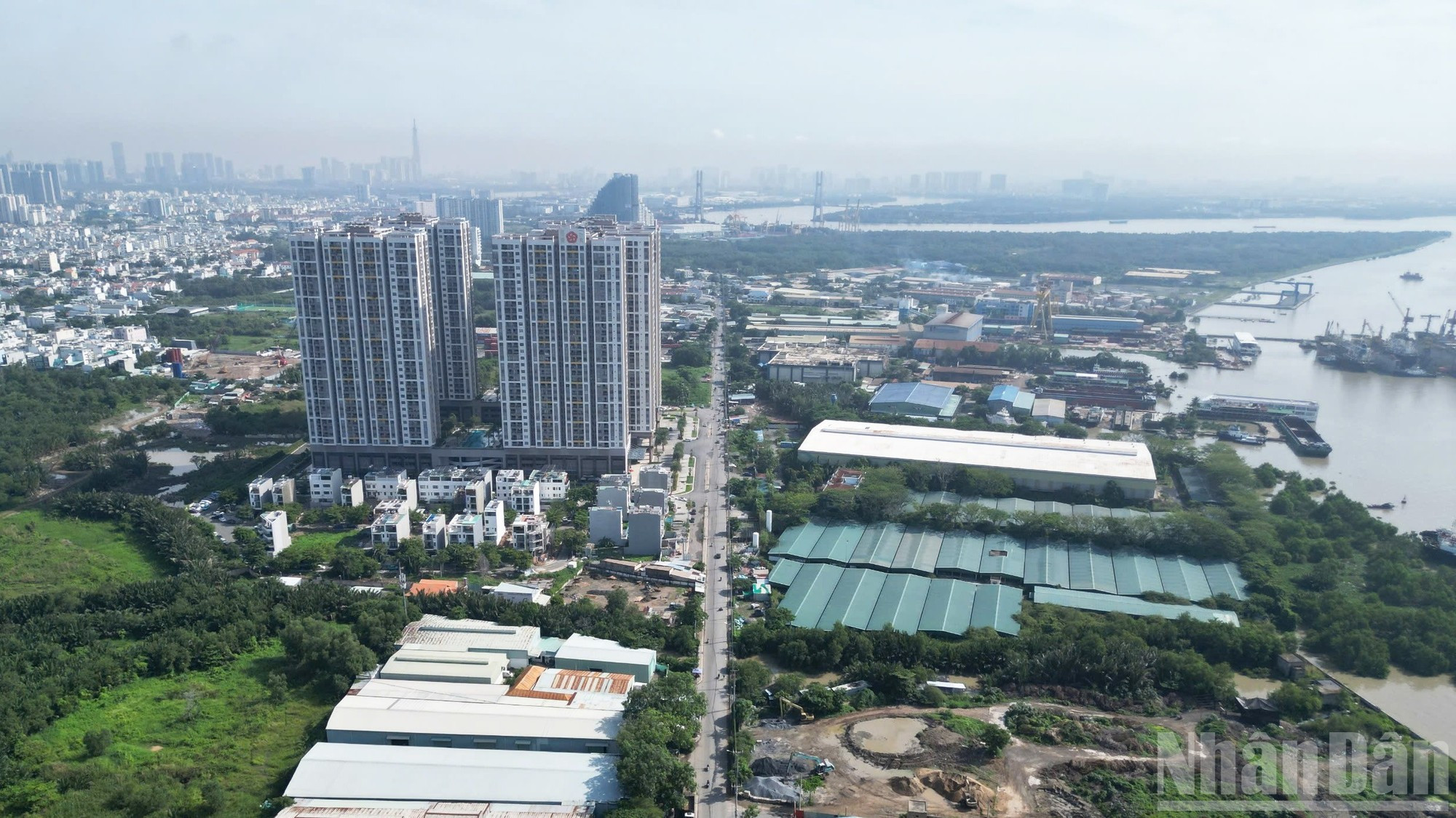 Одновременно были заложены фундаменты двух мостовых проектов на юге города – моста Фуми-2 и моста Канзо, которые реализуются в формате государственно-частного партнерства (ГЧП).