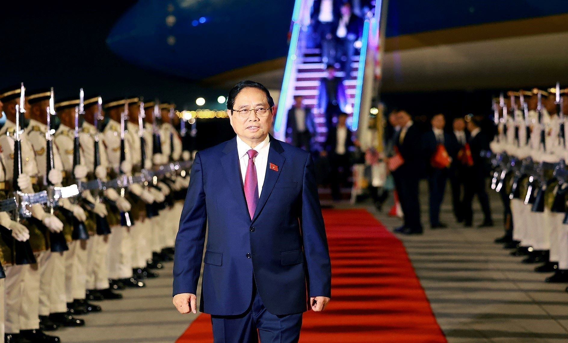 Премьер-министр Фам Минь Тьинь в международном аэропорту Куала-Лумпура. (Фото: ВИА)