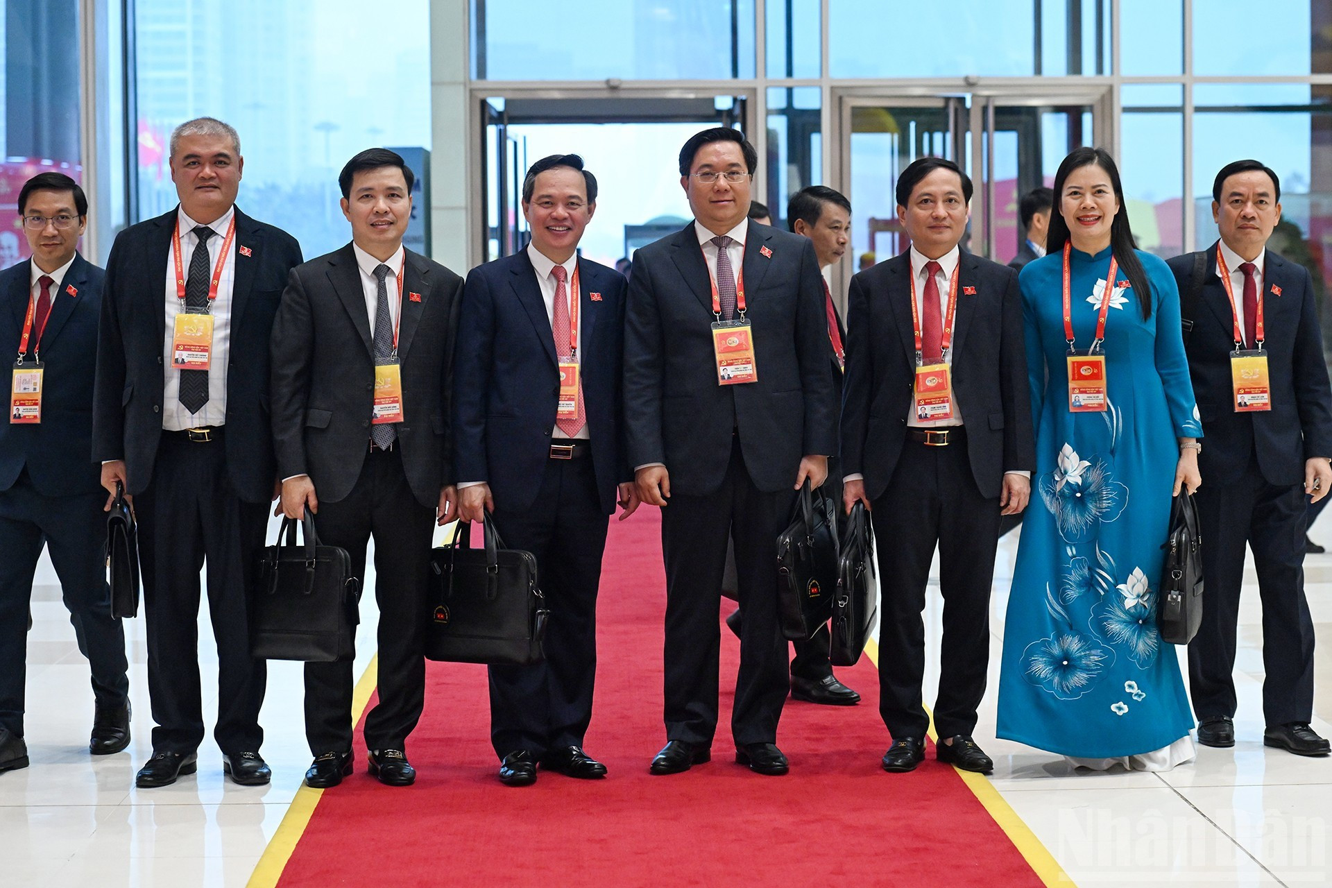 Делегаты прибывают на подготовительное заседание XIV съезда Партии. (Фото: Данг Кхоа)