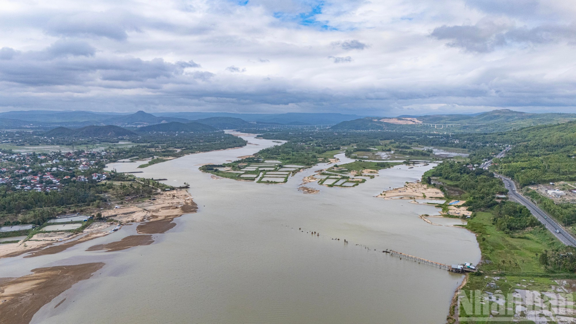 Мост Онгкоп играет важную роль в жизни местных жителей, соединяя северные деревни общины Анниньтэй, уезда Тюиан (бывшего), с важнейшей национальной автомагистралью.