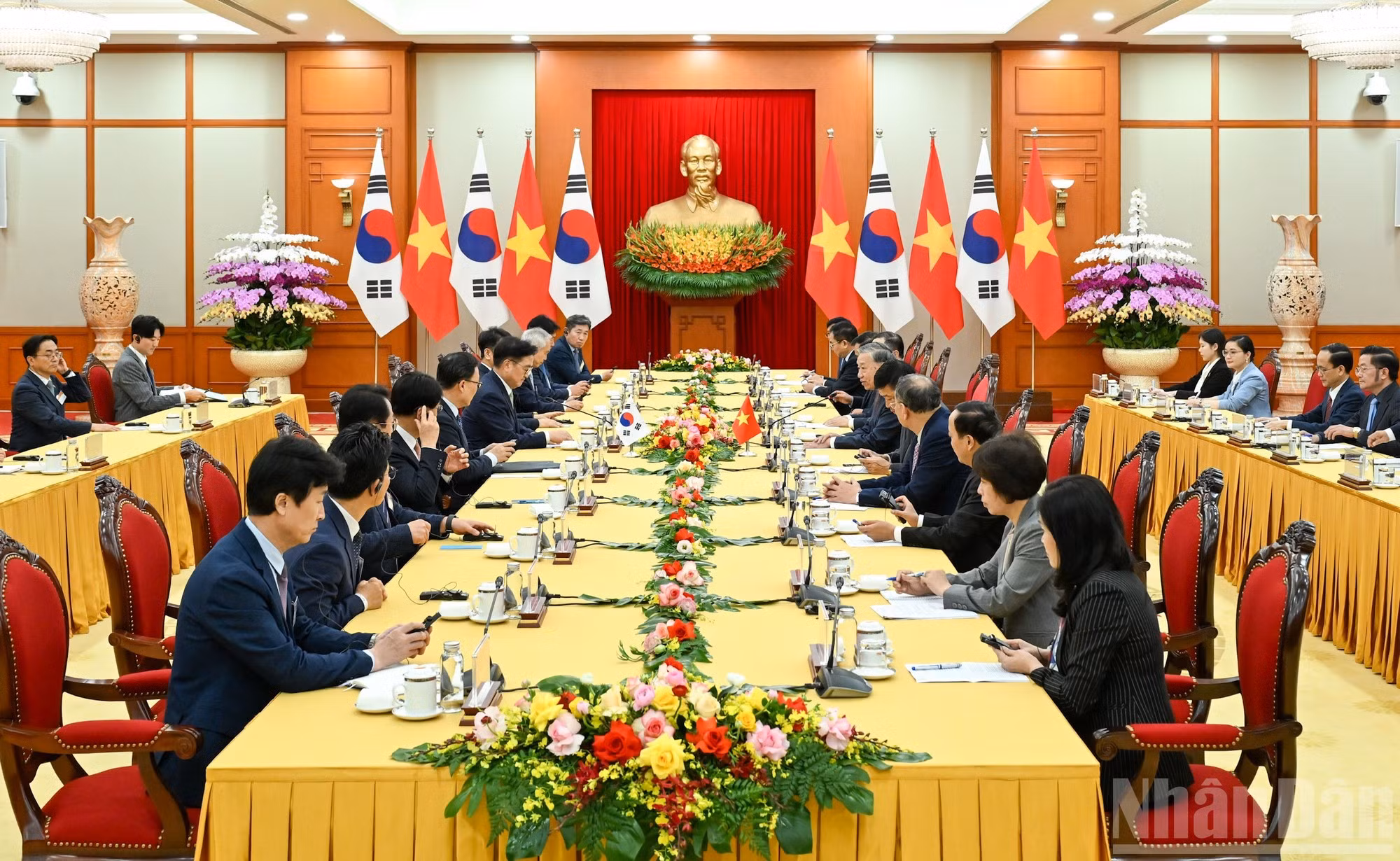 Общий вид приема в здании ЦК КПВ.