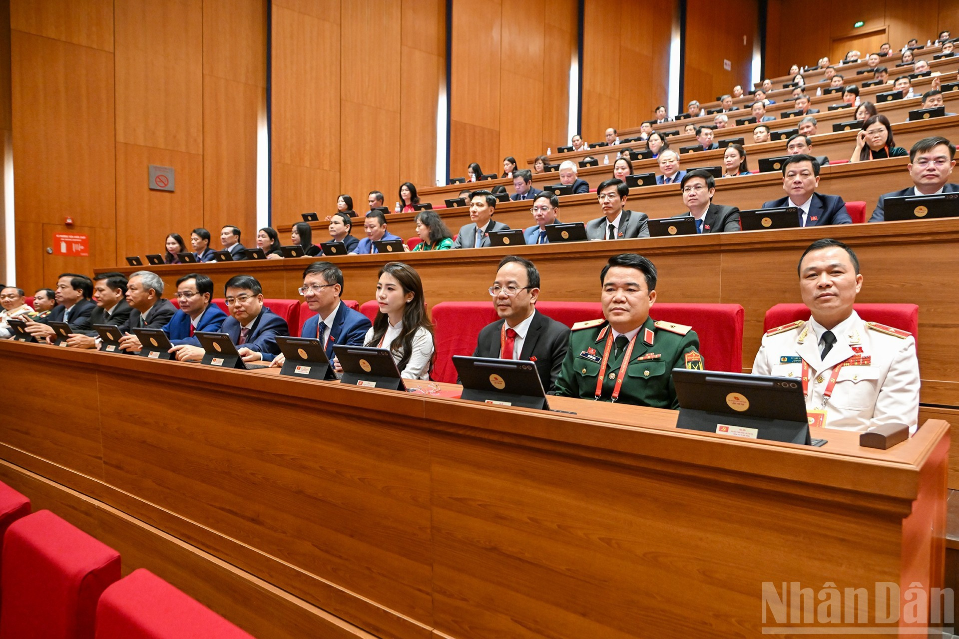 Делегаты на подготовительном заседании. (Фото: Зюи Линь)