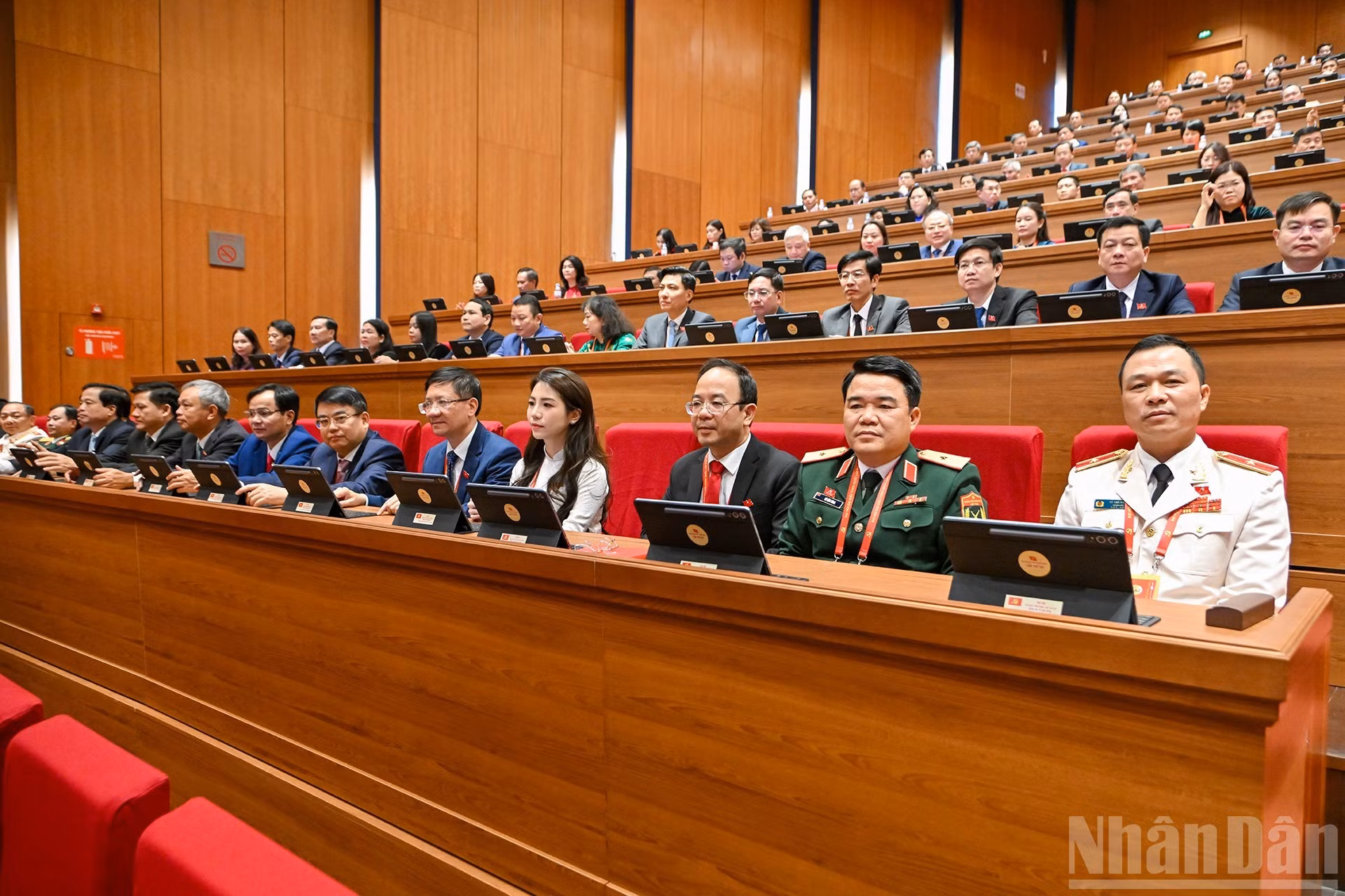 Делегаты на подготовительном заседании. (Фото: Зюи Линь)