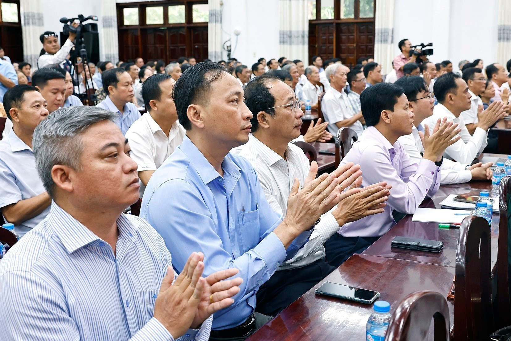 Избиратели на мероприятии.