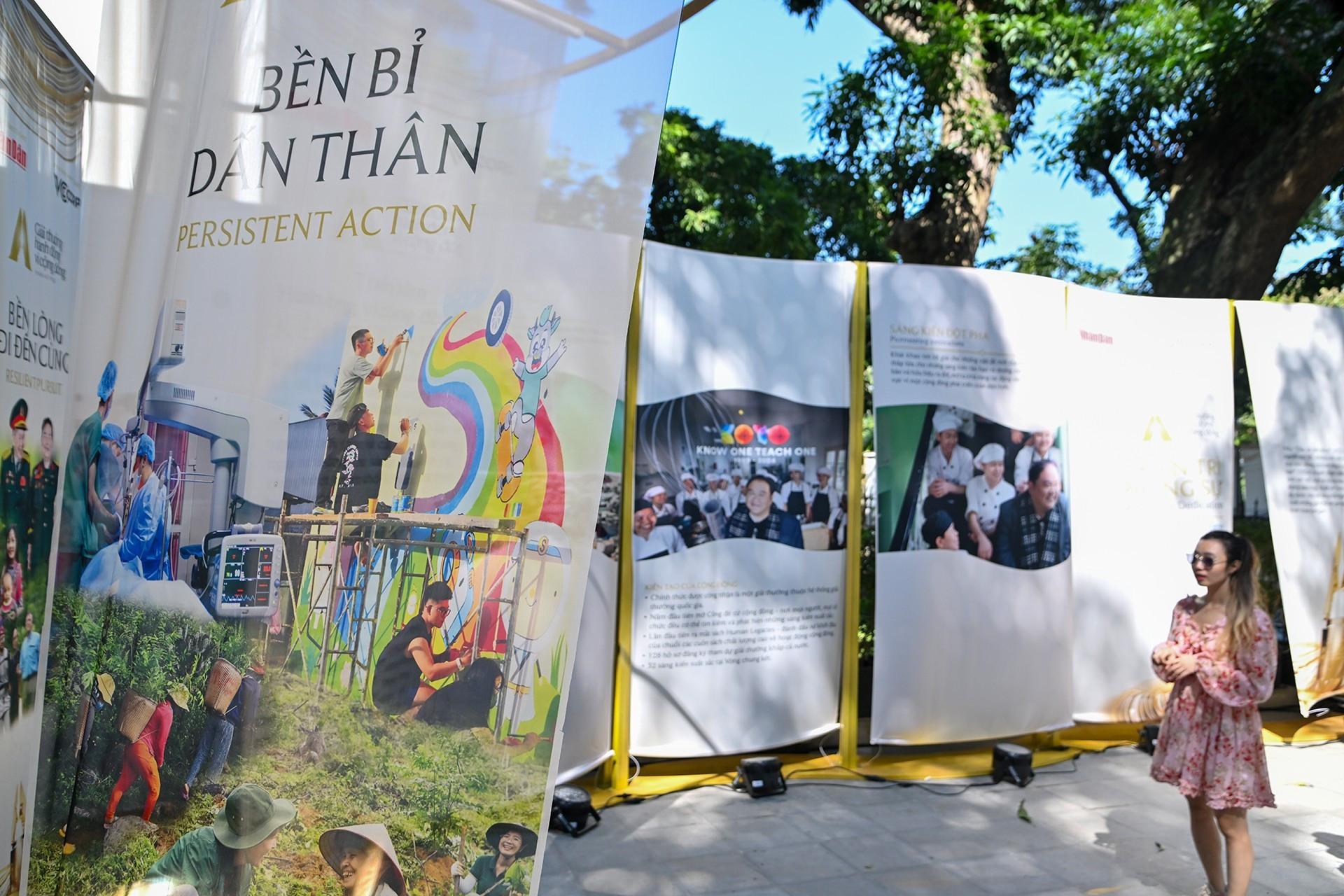 На выставке представлено 27 выдающихся проектов и инициатив, вышедших в финал. Каждый проект – это история о стойкости, упорстве и стремлении служить людям, отражающая усилия в сферах образования, здравоохранения, экологии, культуры, зеленого перехода и социального равенства.