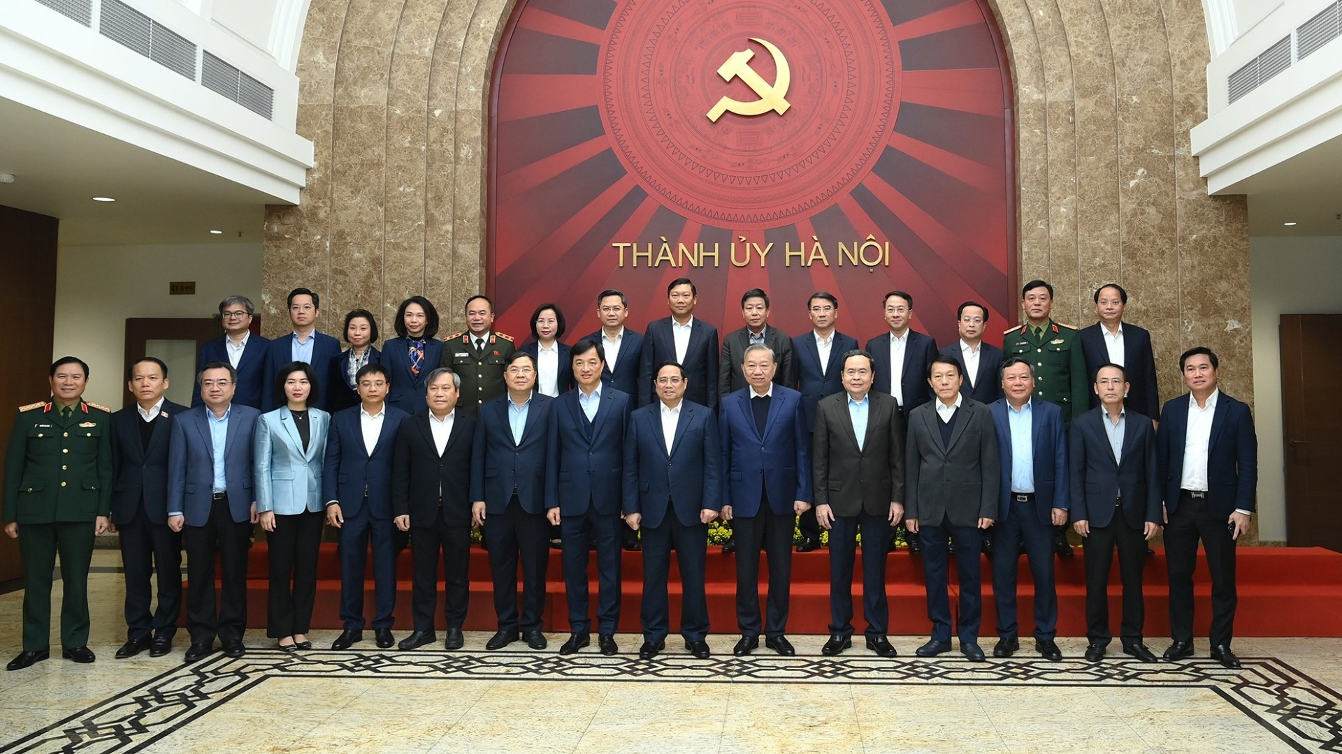 [Фото] Генеральный секретарь ЦК КПВ То Лам провел рабочую встречу с Постоянным бюро Парткома Ханоя