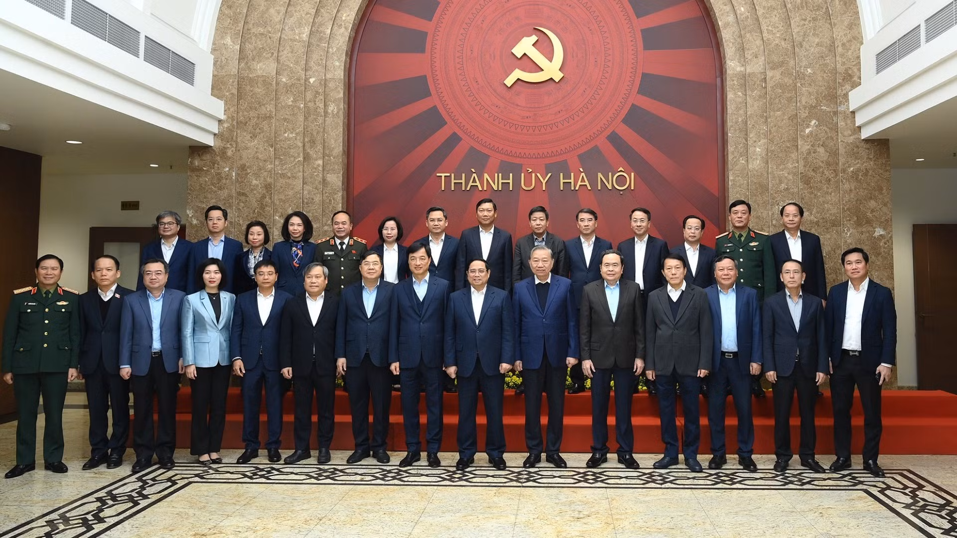 [Фото] Генеральный секретарь ЦК КПВ То Лам провел рабочую встречу с Постоянным бюро Парткома Ханоя