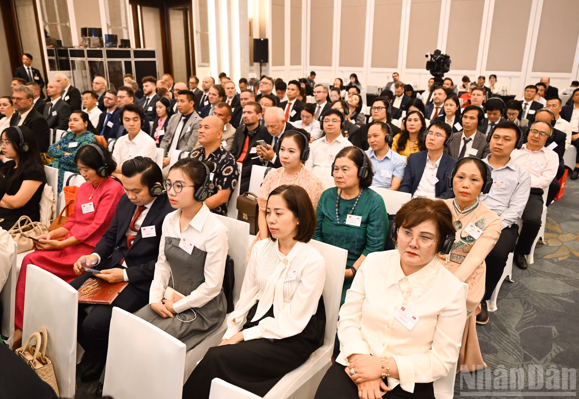 Делегаты на форуме.