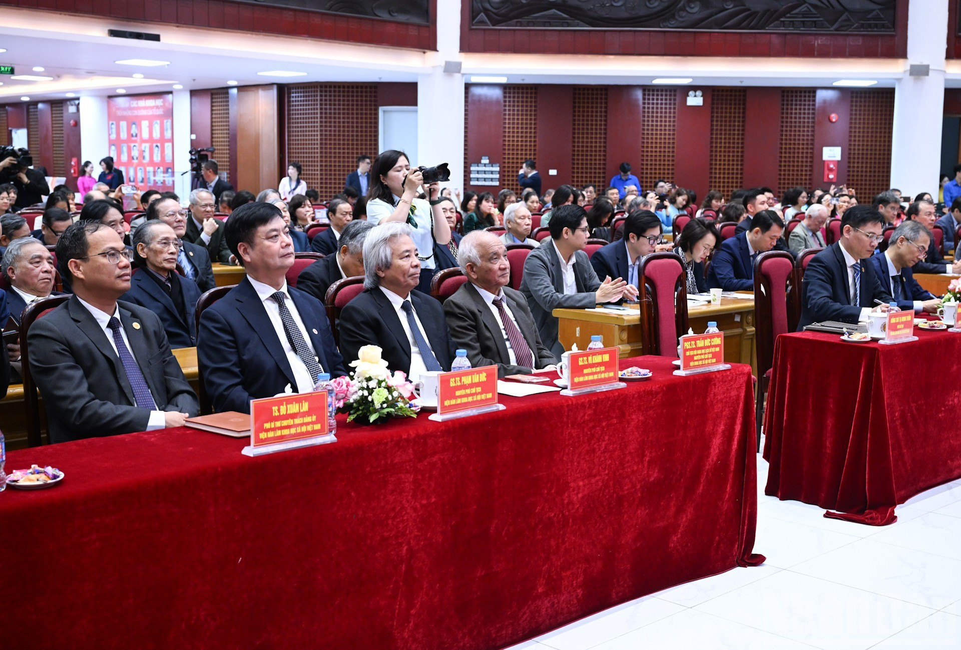 Участники рабочей встречи.