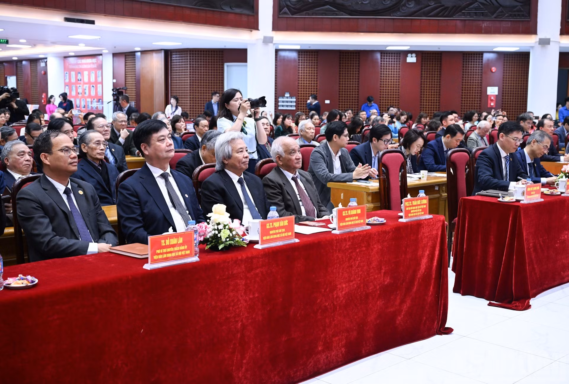 Участники рабочей встречи.