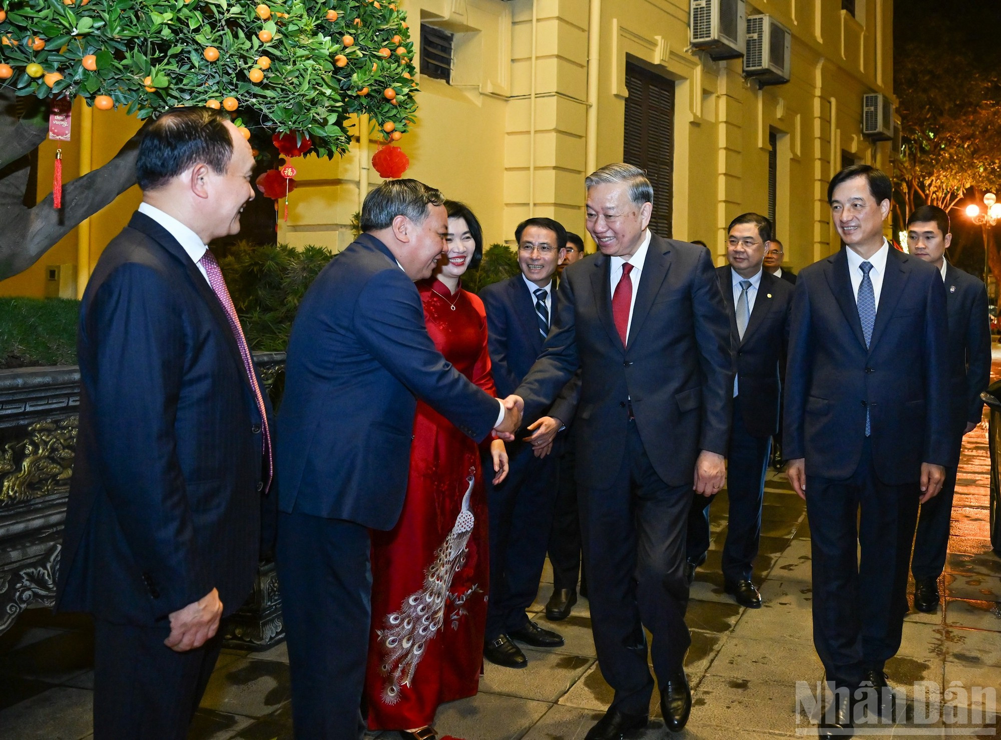Генеральный секретарь ЦК КПВ То Лам с руководителями города Ханоя.