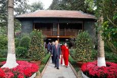 Генсекретарь То Лам в Комплексе мемориальных объектов Президента Хо Ши Мина в Президентском дворце. (Фото: ВИА)