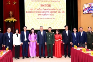 [Фото] Генеральный секретарь ЦК КПВ принял участие во встрече кандидатов в депутаты НС XIV созыва с избирателями 