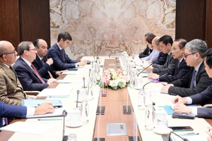 Общий вид переговоров. Фото: ВИА