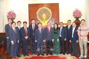 Рабочая делегация г. Чинджу и руководители г. Кантхо. Фото: ВИА