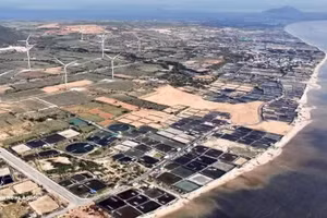 Общий вид площадки строительства атомной электростанции «Ниньтхуан-1» в общине Фыокдинь провинции Кханьхоа. Фото: ВИА