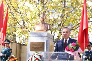 Генеральный секретарь ЦК КПВ То Лам выступает на церемонии. Фото: ВИА