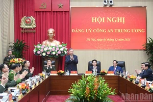 Генеральный секретарь ЦК КПВ То Лам выступает с речью на конференции. Фото: Данг Кхоа 