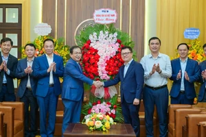 Делегации поздравили газету «Нянзан» с 75-летием со дня выхода в свет первого номера