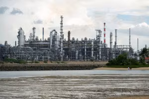 Нефтеперерабатывающий завод на острове Пулау-Буком в Сингапуре. Фото: Синьхуа/ВИА