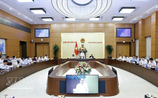 Председатель Национального собрания Чан Тхань Ман председательствует на совещании по подготовке первой сессии Национального собрания XVI созыва. Фото: ВИА