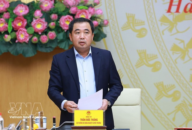 Министр сельского хозяйства и окружающей среды Чан Дык Тханг докладывает о результатах борьбы с незаконным, несообщаемым и нерегулируемым (ННН) выловом рыбных продуктов. Фото: ВИА