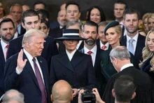 Г-н Дональд Трамп принимает присягу и вступает в должность Президента США в Вашингтоне. Фото: Рейтер/ВИА