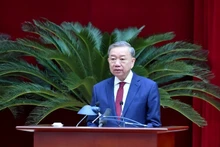 Генеральный секретарь ЦК КПВ То Лам выступает с заключительной речью. Фото: Данг Кхоа
