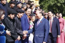 Президент Нгуен Суан Фук на встрече с делегацией. Фото: VNA