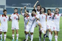 Игроки женской сборной U20 Вьетнама празднуют победу. Фото: Федерация футбола Вьетнама