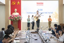 Выступление детей с аутизмом на мероприятии.