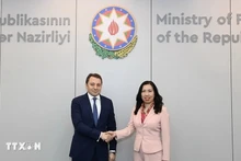 Заместитель министра иностранных дел Вьетнама Ле Тхи Тху Ханг и Заместитель министра иностранных дел Азербайджана Эльнур Мамедов. Фото: ВИА