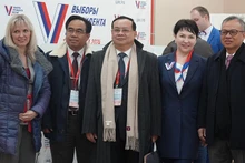 Группа наблюдателей АИПА на избирательном участке в Москве. Фото: Суан Хынг