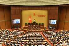 Председатель НС Чан Тхань Ман выступает на 8-й сессии НС XV созыва. Фото: Данг Кхоа