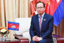 Посол Камбоджи во Вьетнаме Чай Навут. Фото: VOV