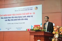 Замминистра науки и технологий Ле Суан Динь выступает на церемонии. Фото: congthuong.vn