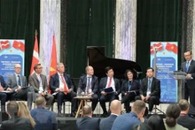 Делегаты на Форуме. Фото: VNA