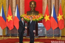 Президент Во Ван Тхыонг и Президент Филиппин Фердинанд Ромуальдес Маркос-младший. Фото: Данг Кхоа