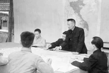 Генеральный штаб Вьетнамской народной армии изучает боевые планы. Фото: ВИА