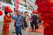 Куангнинь встретил первый круизный лайнер в 2024 году. Фото: kinhtetrunguong.vn