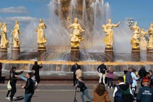 Праздничная атмосфера на ВДНХ. Фото: Тхань Тхэ
