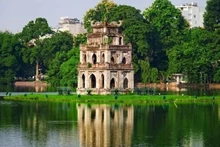 Озеро Хоанкием в центре Ханоя. Фото: hanoimoi.vn