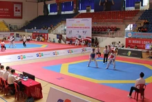 Спортсмены соперничают на национальном чемпионате по тхэквондо 2023 года. Фото: baothanhhoa.vn